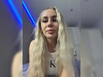 Live Sex Cam with Lovensesgirl - Bongacams