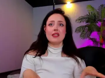 Adult Webcams with HottyAlba - Bongacams