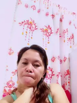 Free Porn Cam with Queenbee82 - Cam4