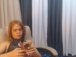 Live Sex Cam with inocents_trans - Cam4