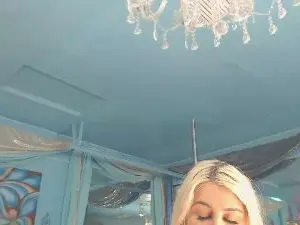 Watch Live Sex Cams with adrianna_fox - Cam4