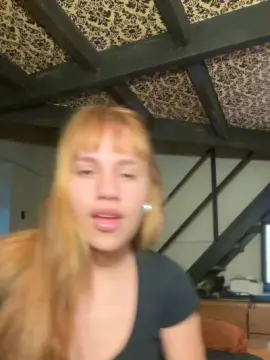 Nude Webcam with saraangelafern1 - Cam4