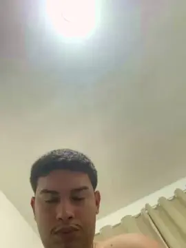 Sex Chat with hugo7084 - Cam4