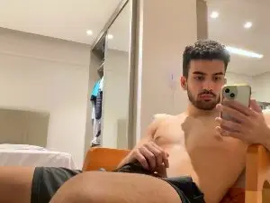 Free Live Porn with Drgym18 - Cam4