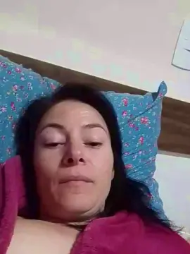 Free Live Porn with Nessinhamorena - Cam4