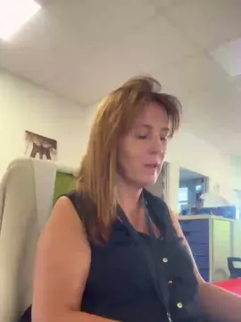 Free Porn Cam with Desiree1951 - Cam4