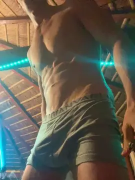 Best Webcam with PianoTobe - Cam4