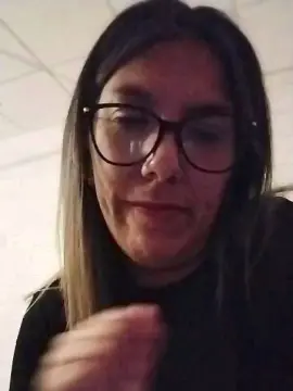 Sex Chat with Silreinadorada - Cam4