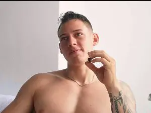 Private Sex Chat with Latino_Milk_99 - Cam4