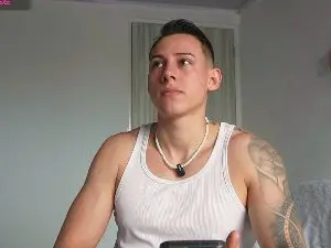 Adult Webcams with Latino_Milk_99 - Cam4