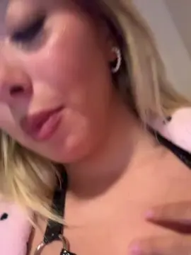 Live Sex Cam with Loresofia - Cam4