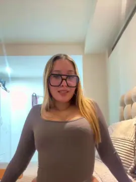 Live Porn with Mialunaxx - Cam4