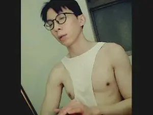 Free Live Porn with Linchienchih - Cam4