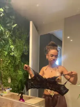 Sex Chat with NuriaB - Cam4