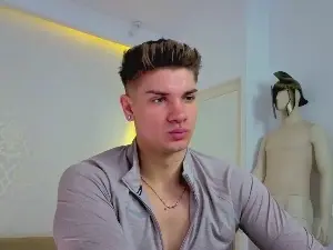 Adult Webcam with MaxKaidenn - Cam4