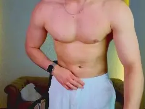 Live Sex Cam with MaxKaidenn - Cam4