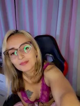 Nude Webcam with Shirlita2 - Cam4