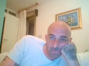 Live Sex with ilciuciu20 - Cam4