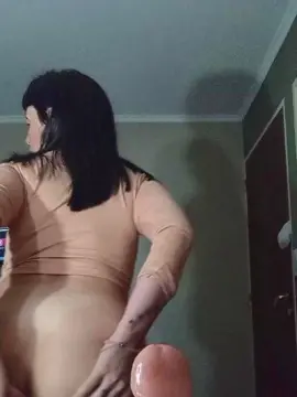 Free Live Porn with Wildrousse - Cam4