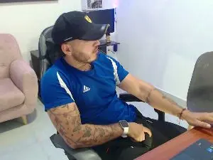 Free Live Porn with Thiago_420_ - Cam4