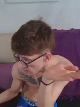 Watch Live Sex Cams with JovenChico21 - Cam4