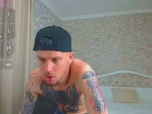 Free Live Porn with JonahShaw - Cam4
