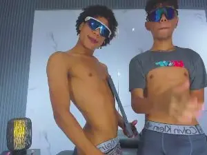 Nude Webcam with josetwin_group - Cam4