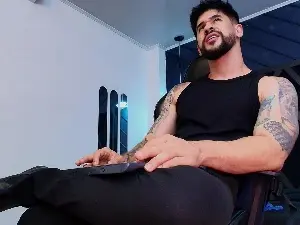 Live Sex with Petesevanss - Cam4