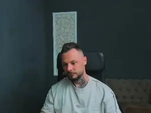 Live Porn with BrianHunts - Cam4