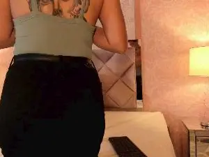 Sex Chat with MelanieRoux - Cam4