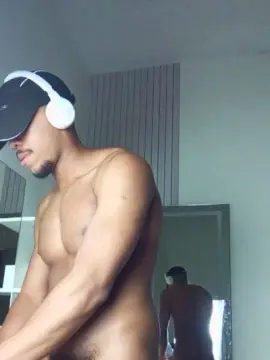 Live Porn with Pintudomacho - Cam4
