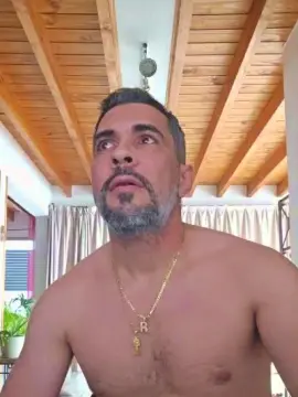 Live Sex Cam with rey8706 - Cam4