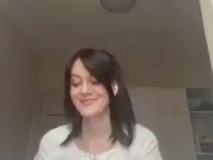 Live Sex Cam with JuleThreets - Cam4