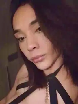 Free Live Porn with Brennalouise - Cam4