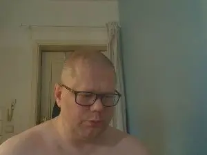 Live Sex Cam with chubbyass08 - Cam4