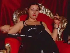 Nude Webcam with MistressMisty - Cam4