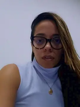 Free Porn Cam with LollaBunny26 - Cam4