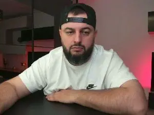 Live Sex Cam with DravenPeak - Cam4