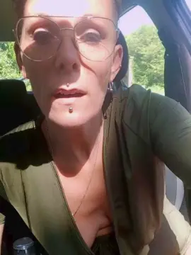 Sex Chat with missfreya_bzh - Cam4