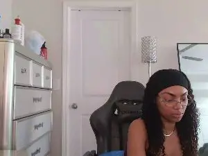 Watch Live Sex Cams with Butterflybootyy - Cam4