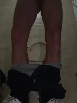 Nude Webcam with Hugo1387l - Cam4