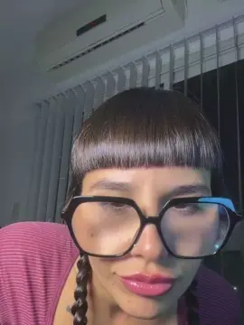 Live Sex Cam with Nataliblackk - Cam4