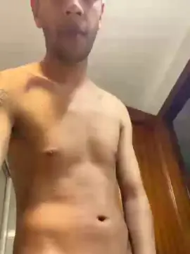 Watch Live Sex Cams with SantiagoValenci - Cam4