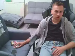 Live Sex Cam with Runtasty96 - Cam4