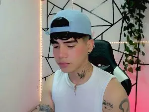 Live Sex Cam with Tayson_Rivers - Cam4