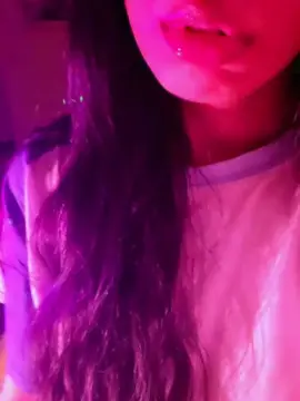 Nude Webcam with Aloneathome22 - Cam4