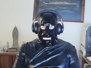 Sex Chat with RubberGimpDrone - Cam4