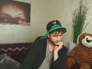 Best live sex cam show with KyloEast - Cam4