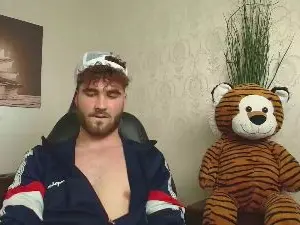 Adult Webcam with KyloEast - Cam4