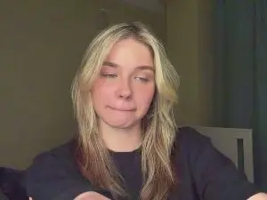 Live Sex Cam with LindseyWatah - Cam4